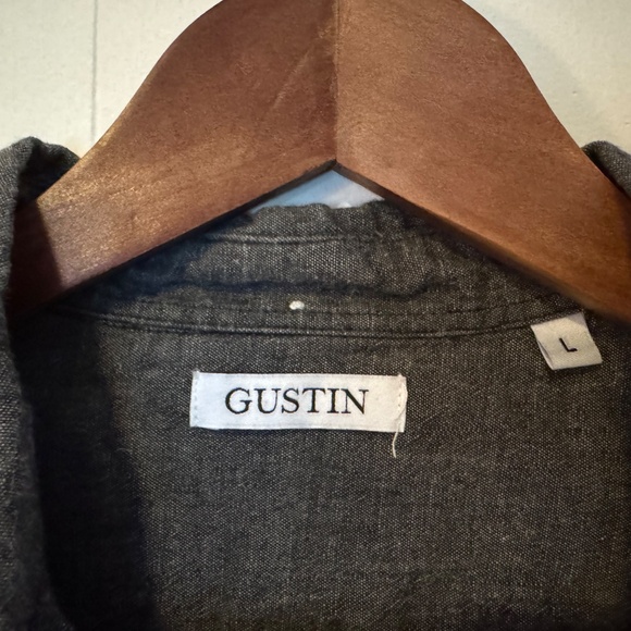 Large Gustin button up - Picture 2 of 3